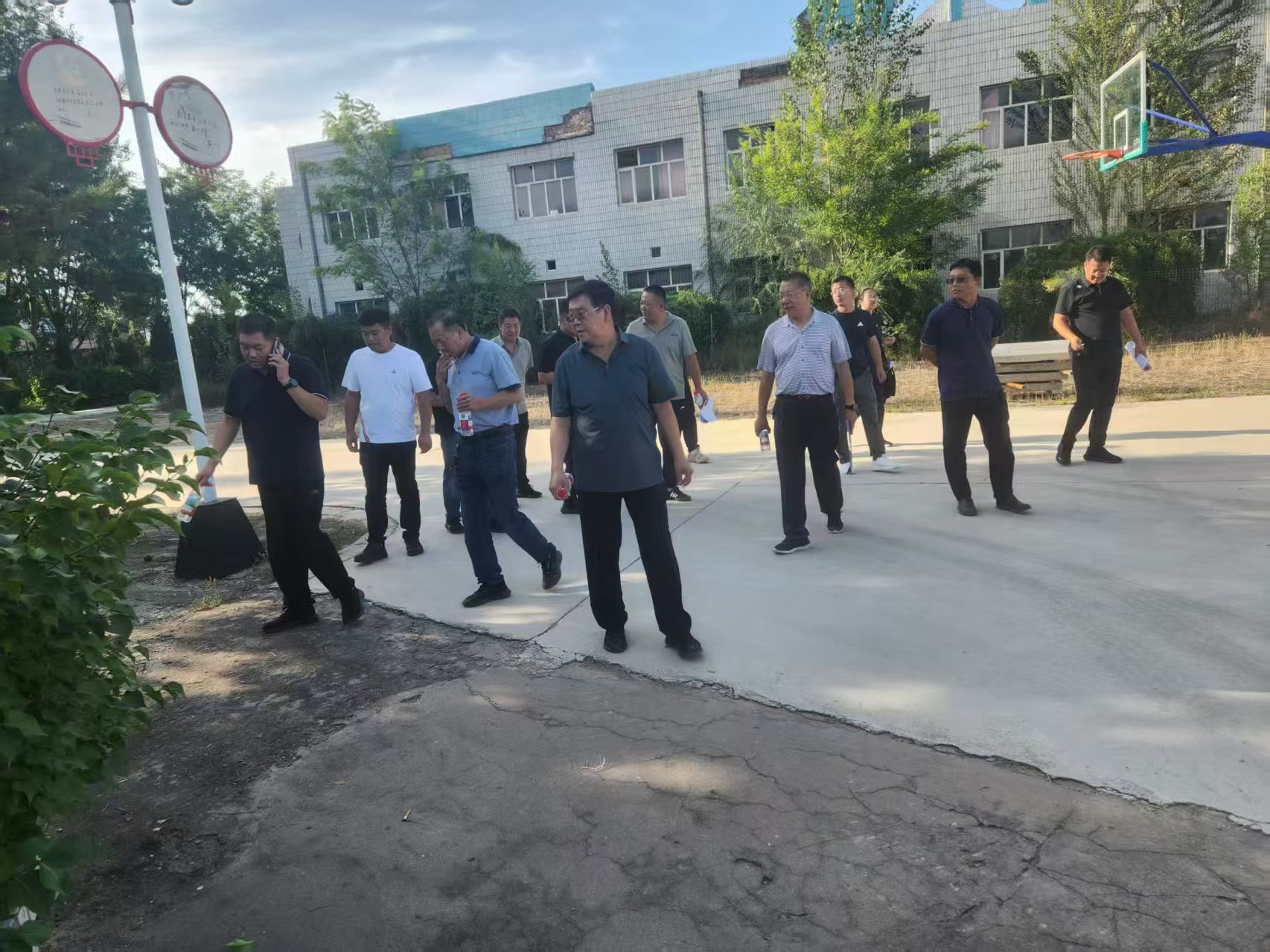 荆门市自结纹塑胶跑道混合型塑胶跑道 - 方案